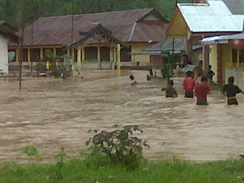 Curah Hujan Tinggi, Banjir Landa Boltim